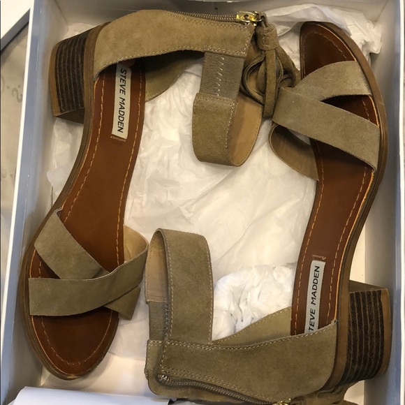 Steve Madden Ronnda Taupe Suede Ankle Strap sandal - Picture 1 of 6